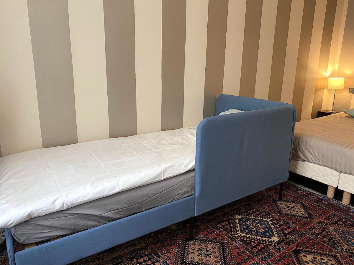 Outstanding 2 Bedrooms With A Terrific Eiffel Tower View Paris Exteriör bild